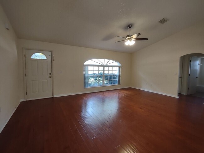 Building Photo - 3 br, 2 bath House - 8919 N. MENDOZA WAY