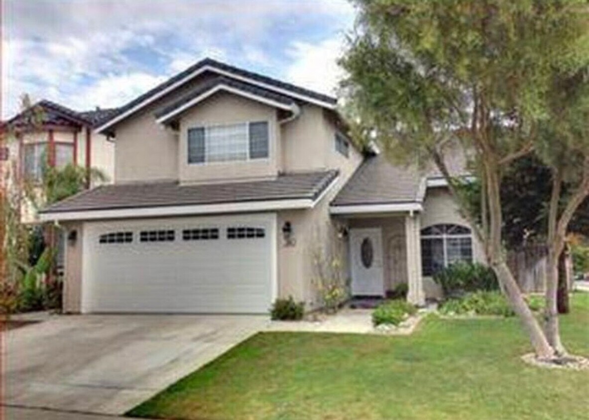 Foto principal - 4 Bed 2.5 Bath Family Home