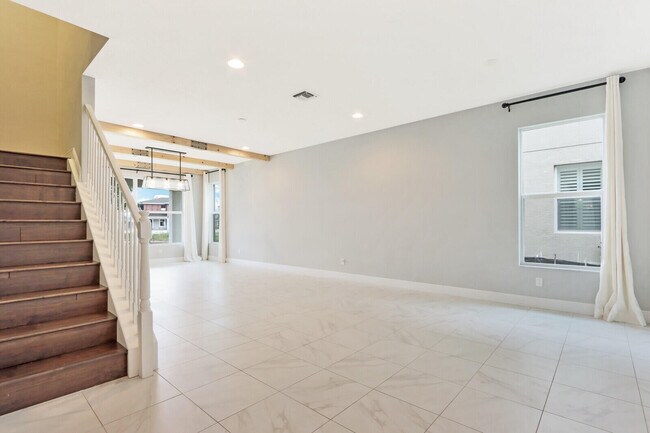 Building Photo - 1132 NW Demedici Rd