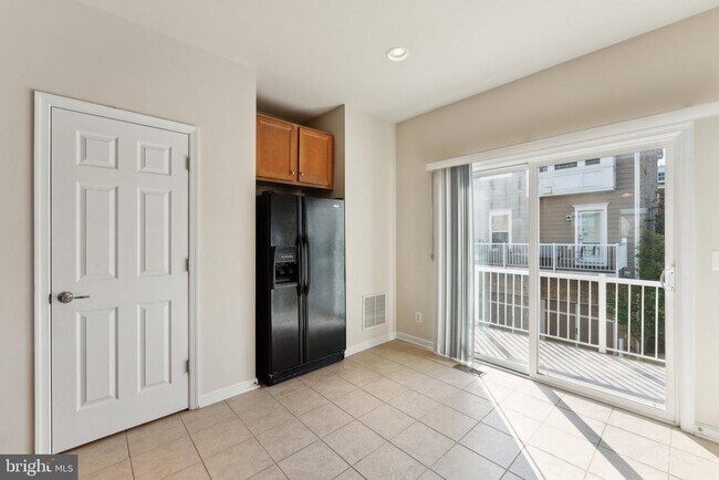 Building Photo - 9481 Canonbury Square