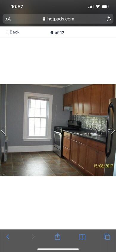 Primary Photo - 21 E High St