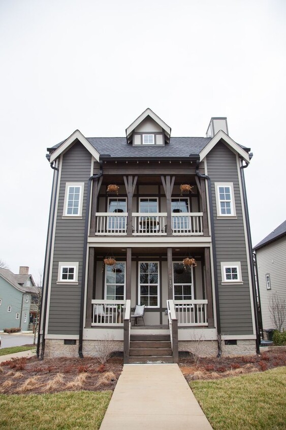Primary Photo - 3 Bed, 3.5 Bath Home w/ 2 Car Garage in Ea...