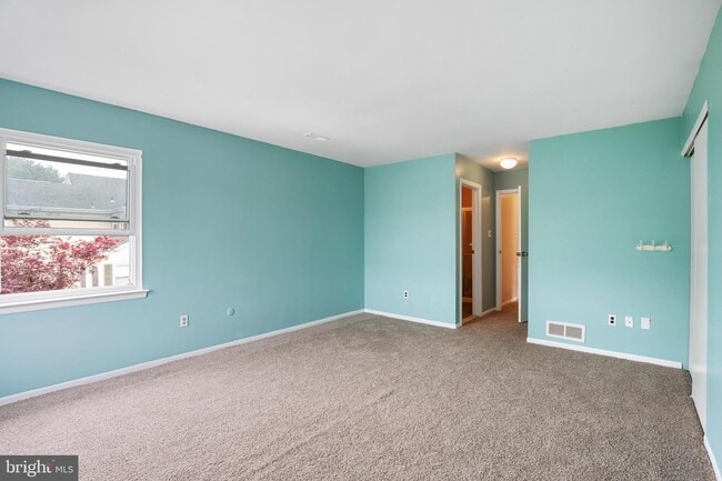 Building Photo - 125 Willow Turn