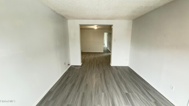 Building Photo - 3132 6th Ave