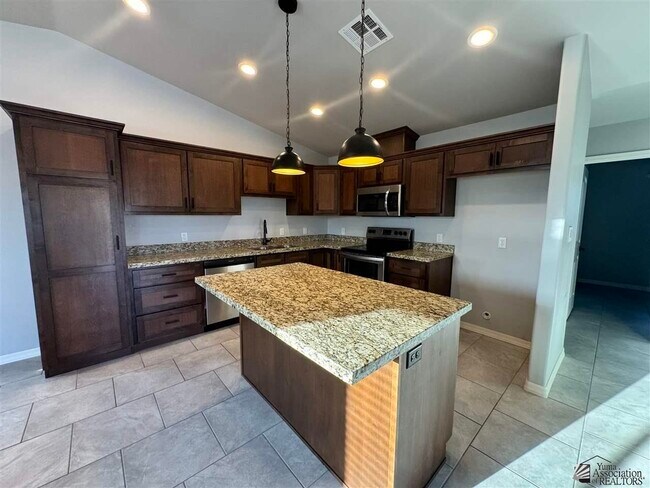 Foto del edificio - 13308 E 45th St