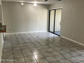 Building Photo - 4 Tarragona Ct