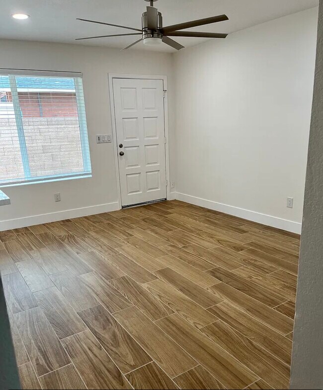 Sala de estar - 2025 N Richland St
