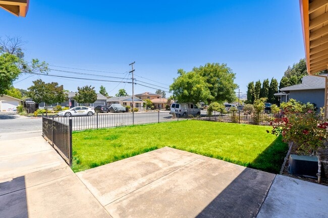 Building Photo - Lovely 4 bedroom home in Morgan Hill!