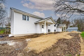 Building Photo - 117 S Pearl St