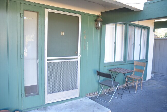 Entrance - 601 N Holliston Ave