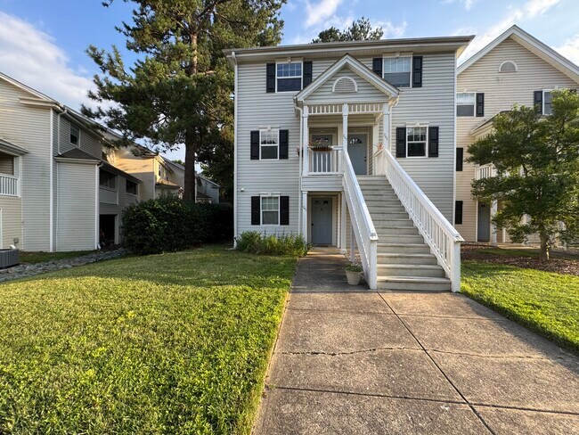 Building Photo - 203 Schultz St