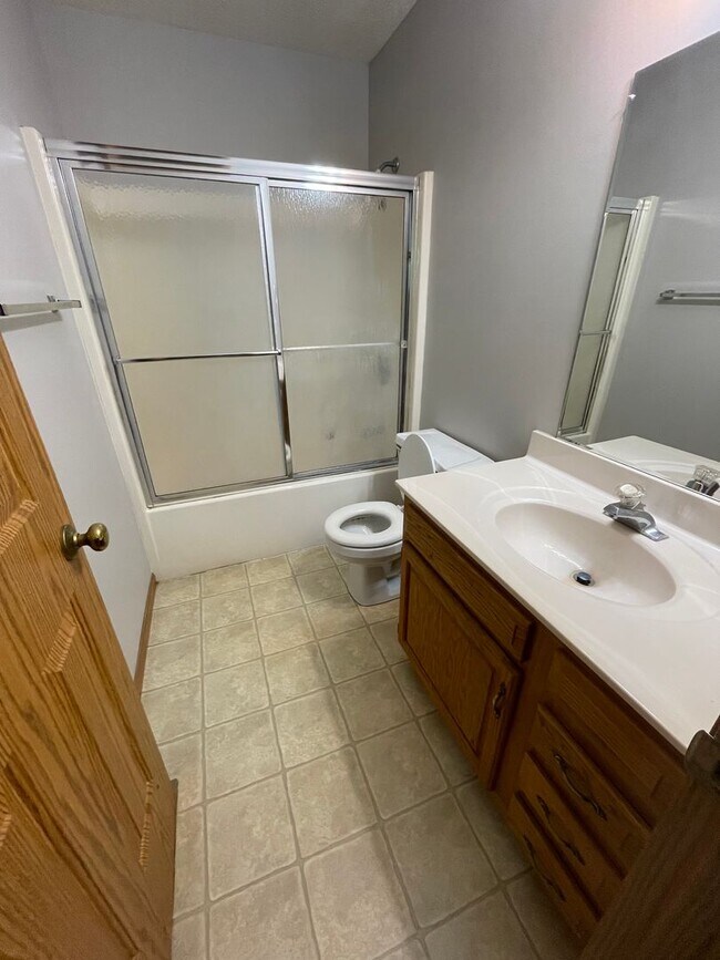 Foto del edificio - 3 bed/2 bath single- family home