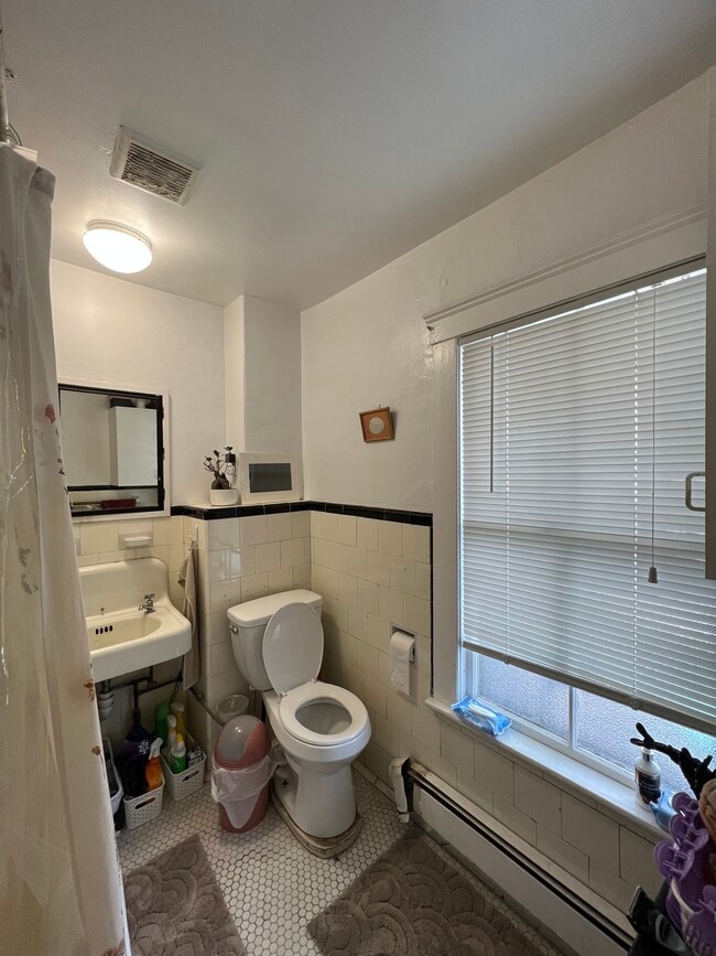 Building Photo - 7 Craigie Ter