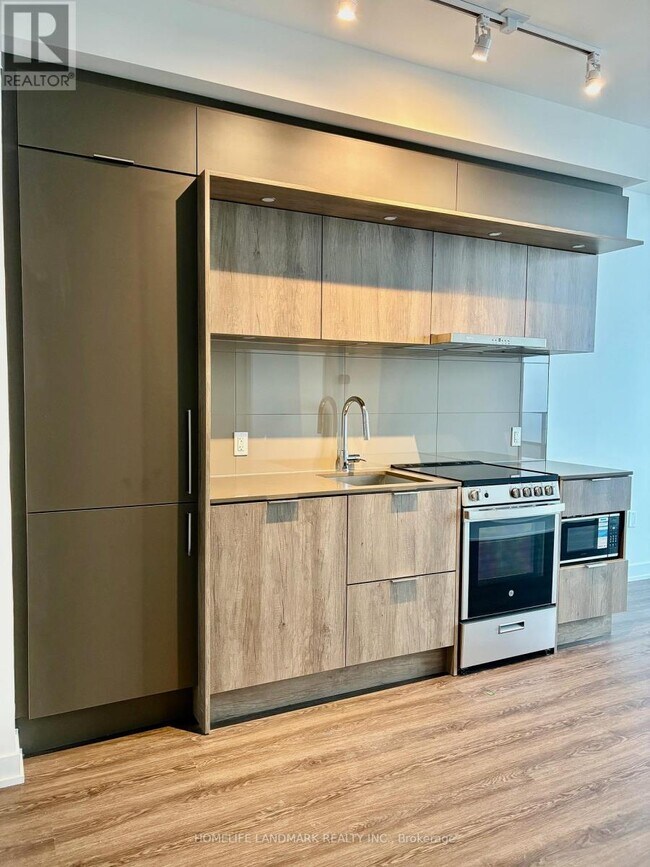 Photo du bâtiment - 448 Burnhamthorpe Rd W
