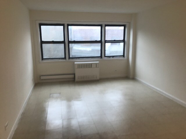 Building Photo - 109-15 37th Ave
