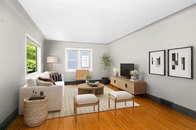 Foto del edificio - 5840 Tioga St