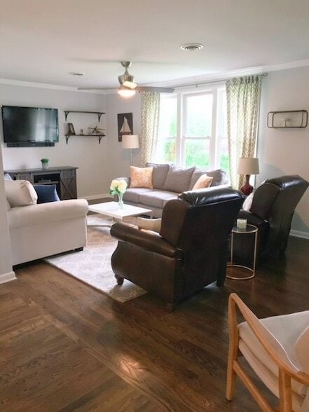 Building Photo - 547 Harding Pl