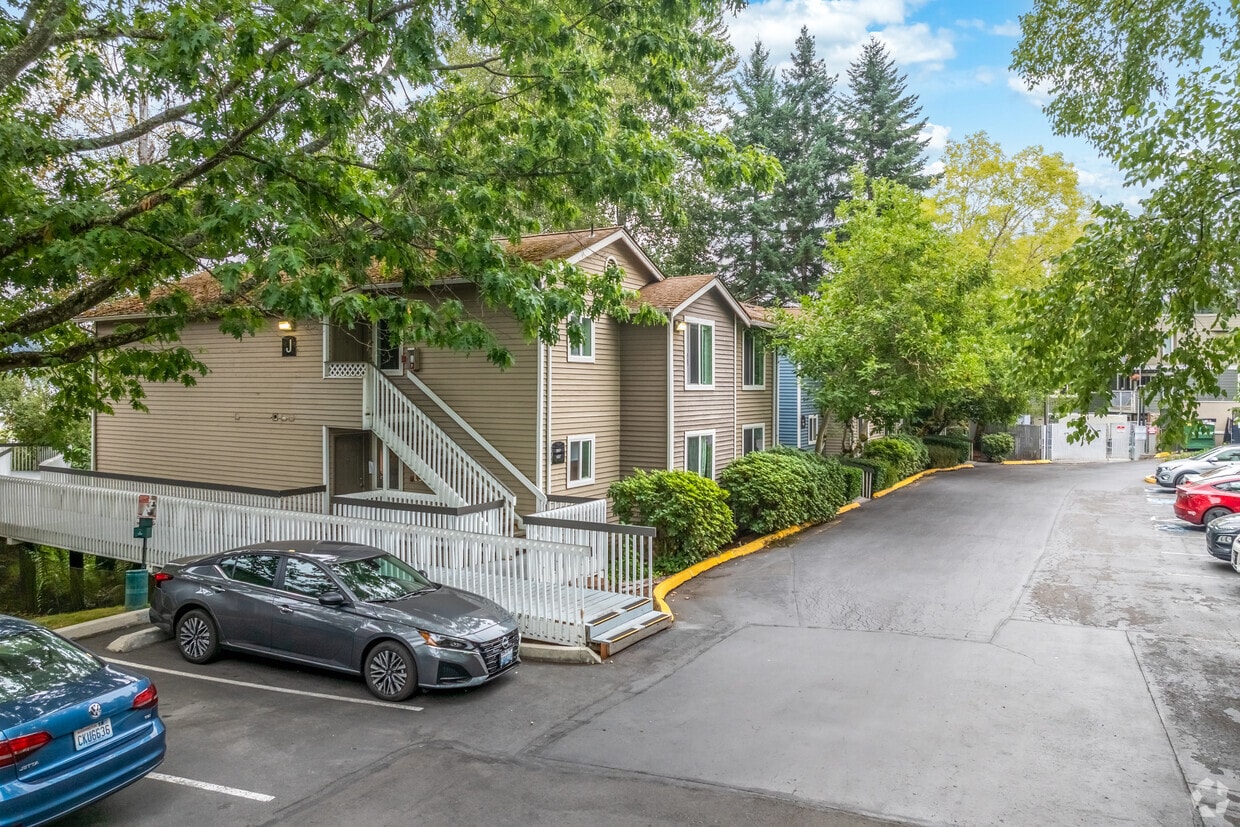 Primary Photo - Archstone Redmond Lakeview