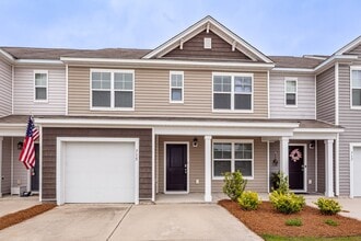 Building Photo - 715 Hilchot Dr