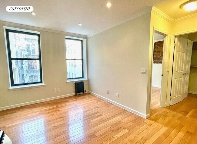 Foto del edificio - 239 Henry St