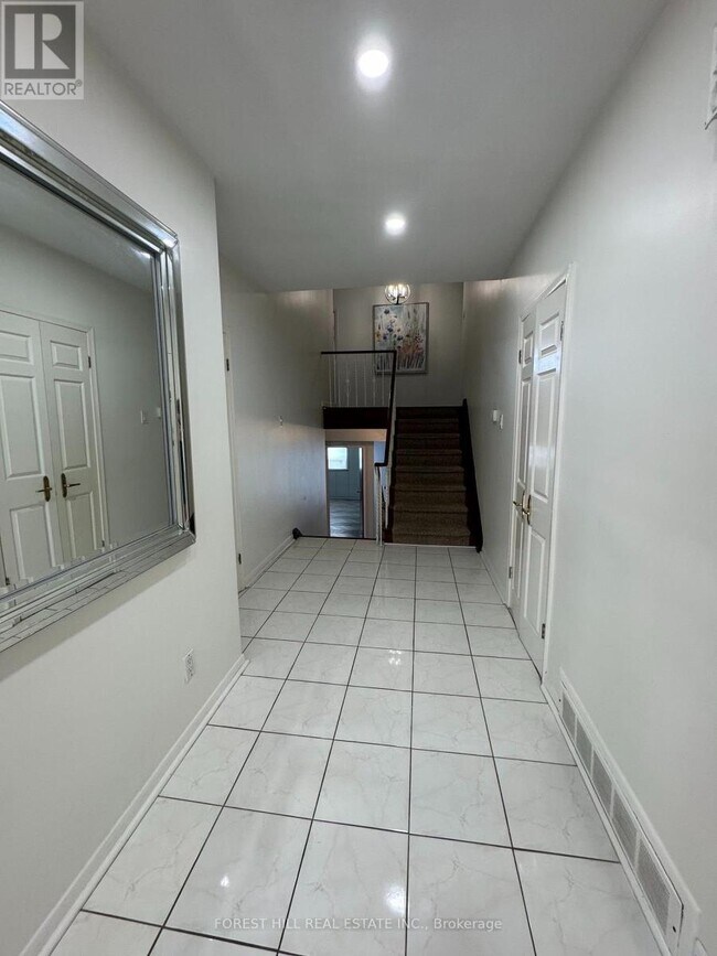 Building Photo - 3 Tokay Ct