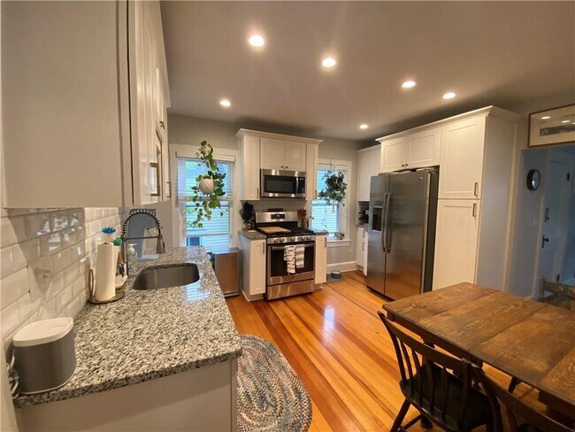 Foto del edificio - 9 Hall Ave