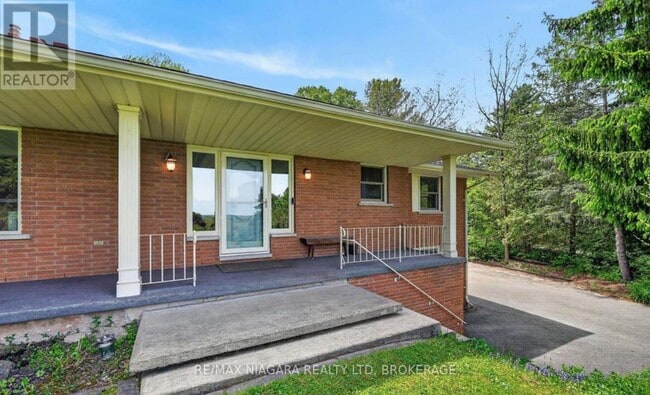 Building Photo - 12 Sheppard Crescent