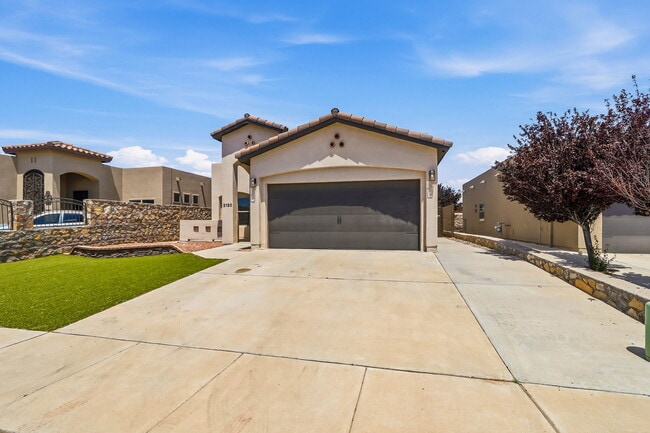 Building Photo - 2120 Honour Point Pl