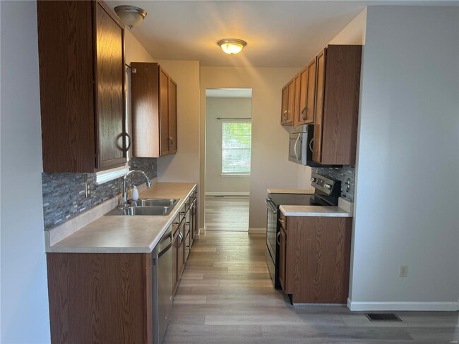 Building Photo - 808 Waler Dr
