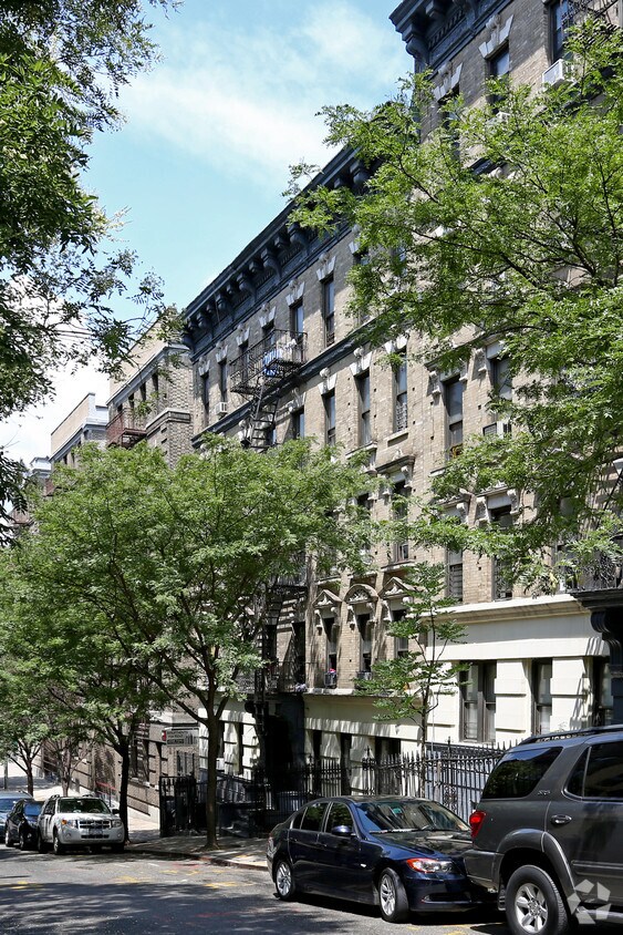 Building Photo - 617 W 144th St