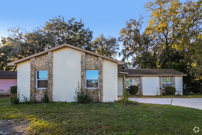 Building Photo - 2426 Sable Dr