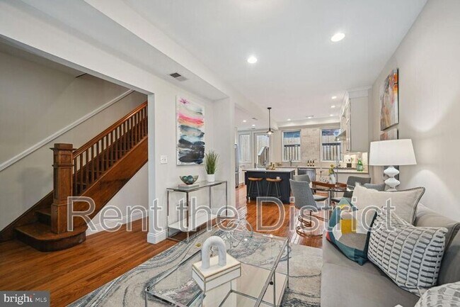 Foto del edificio - 1313 Corbin Pl NE