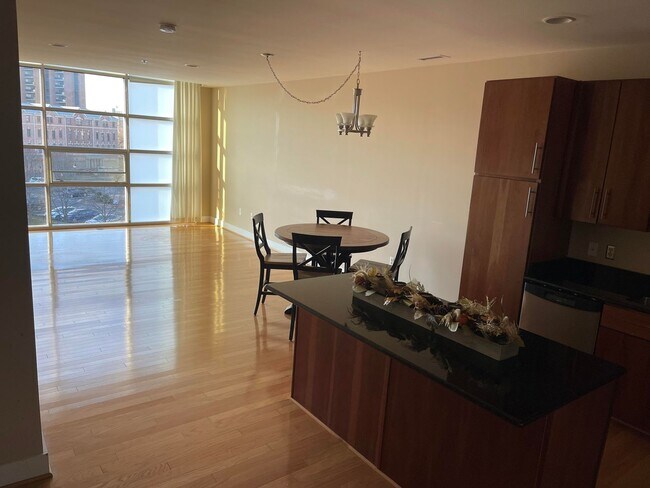 Foto del edificio - Luxury Condo on the Waterfront, with dedic...