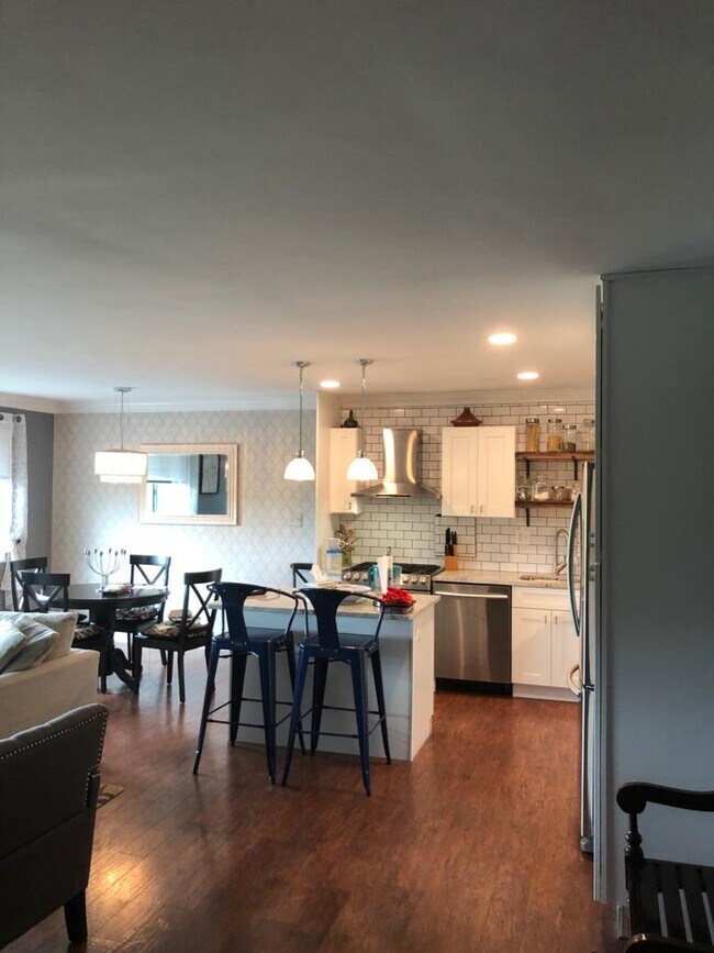 Foto del edificio - 1300 S Arlington Ridge Rd