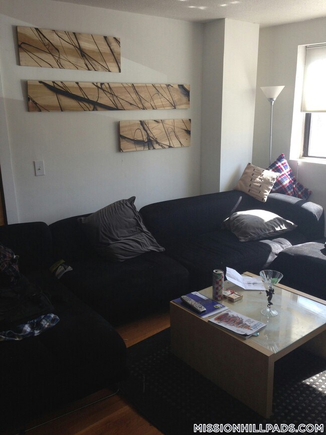 Foto del edificio - 226 Parker Hill Ave