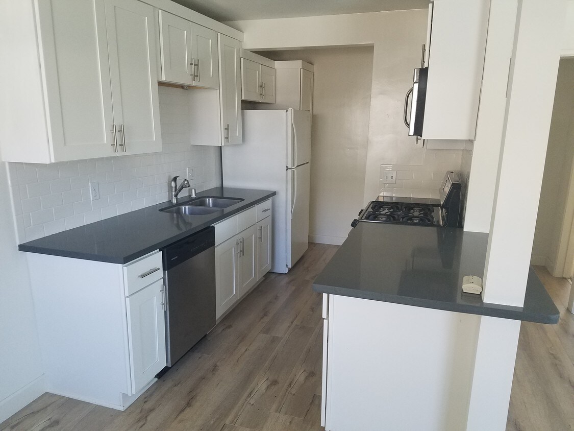 Foto principal - 1750 E Sycamore Ave