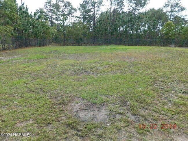 Building Photo - 358 White Oak Dr