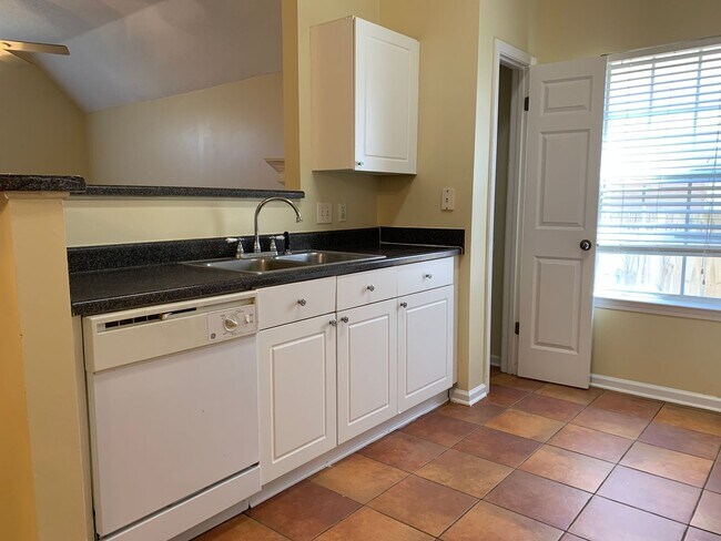 Foto del edificio - Awesome Home for Rent!!!! Available now!!!