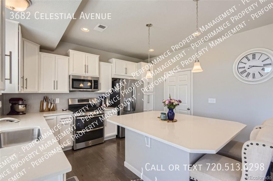 Primary Photo - Beautiful 3-bedroom in Meadows