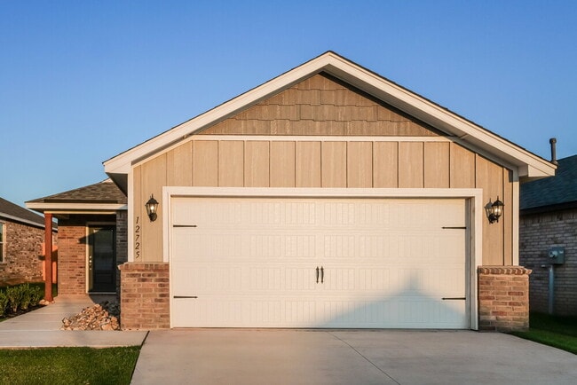 Building Photo - 12725 Carrara Ln