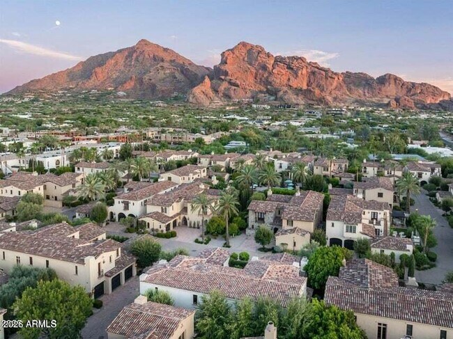 Building Photo - 4949 E Lincoln Dr