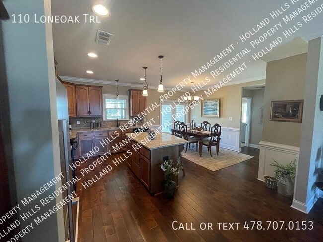 Building Photo - 110 Loneoak Trl
