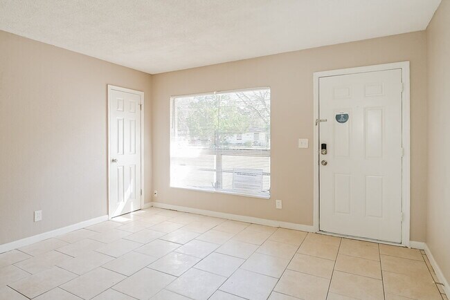 Building Photo - 417 Hayton Ave