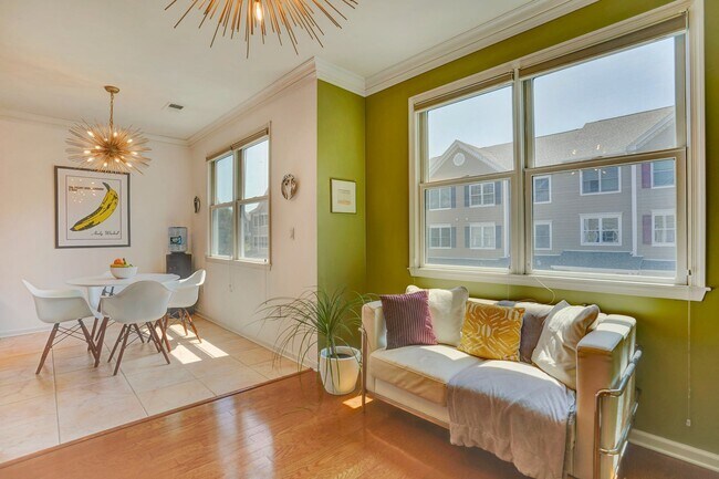 Foto del edificio - 345 Oswego Ct