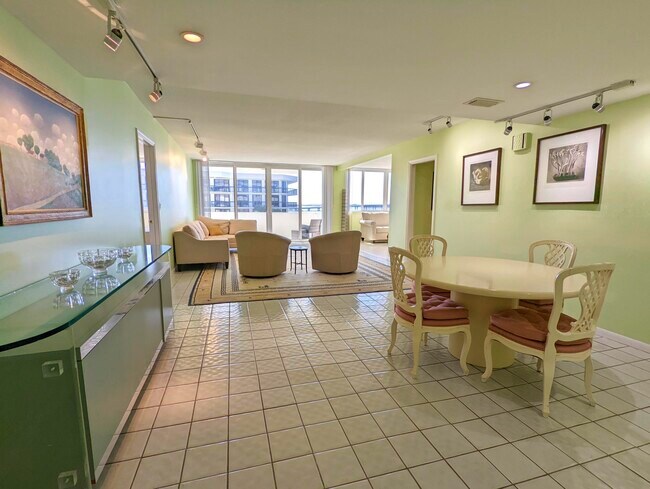 Building Photo - 2773 S Ocean Blvd