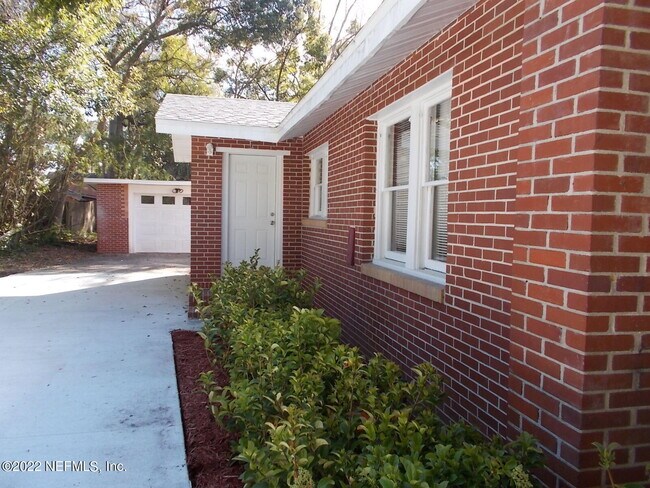 Foto del edificio - 5738 Cruz Rd