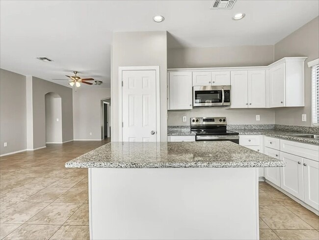 Building Photo - 1609 S 79th Ln