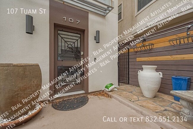 Building Photo - 107 Tuam St