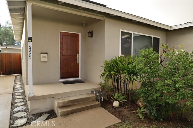 Building Photo - 15829 La Salle Ave