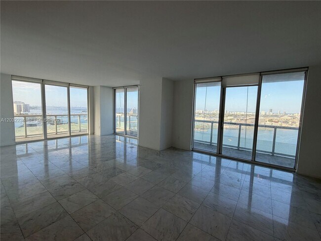 Foto del edificio - 50 Biscayne Blvd